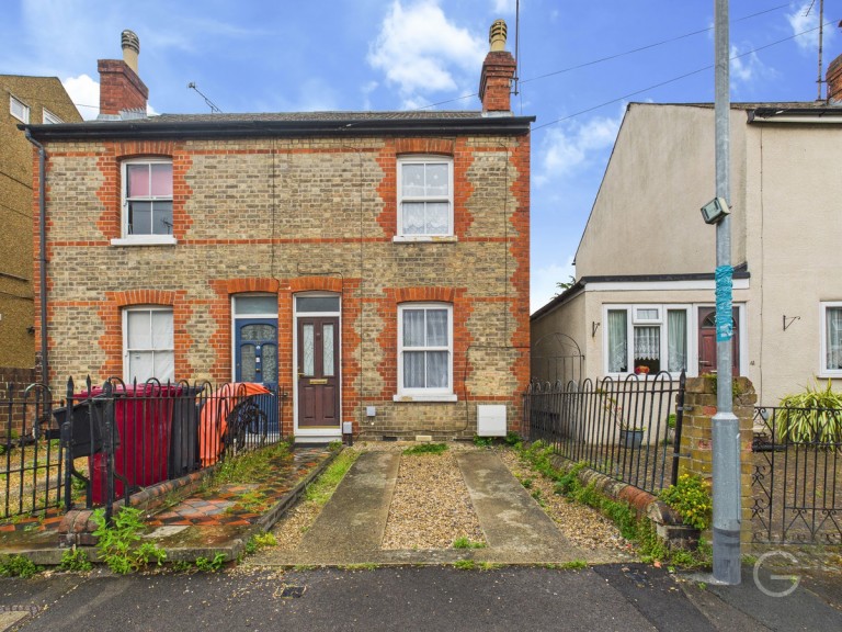 Carnarvon Road, Reading, RG1