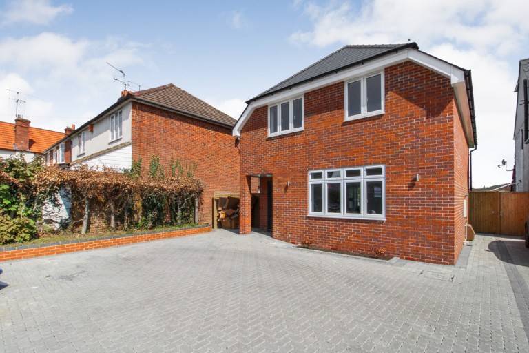 Loddon Bridge Road, Woodley, RG5