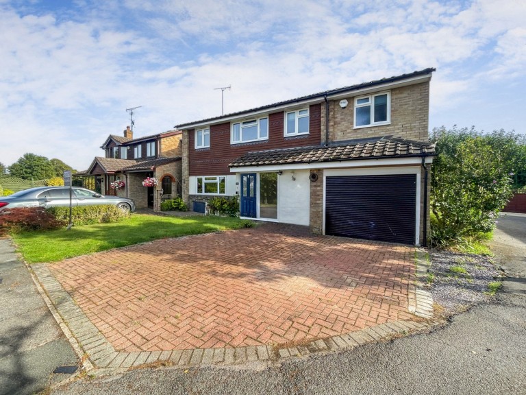 Clifton Rise, Wargrave, RG10