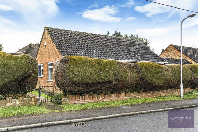 Hilltop Road, Twyford, RG10
