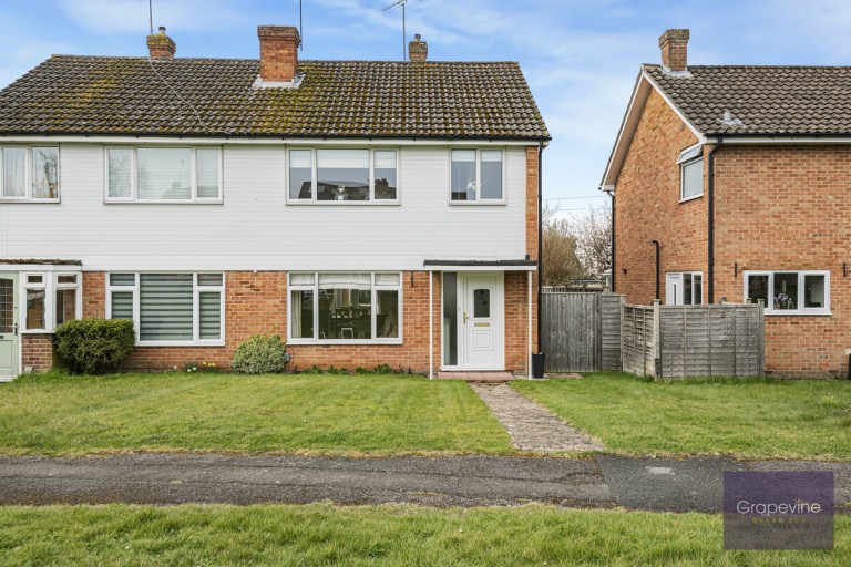 Chaseside Avenue, Twyford, RG10