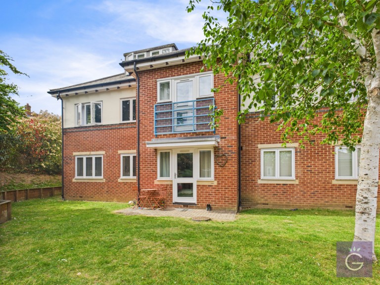 Marshland Square, Emmer Green, RG4