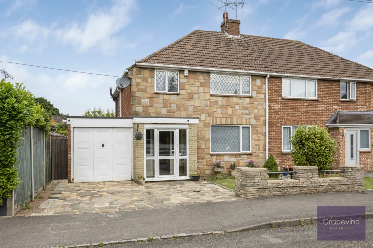 Milestone Crescent, Charvil, RG10