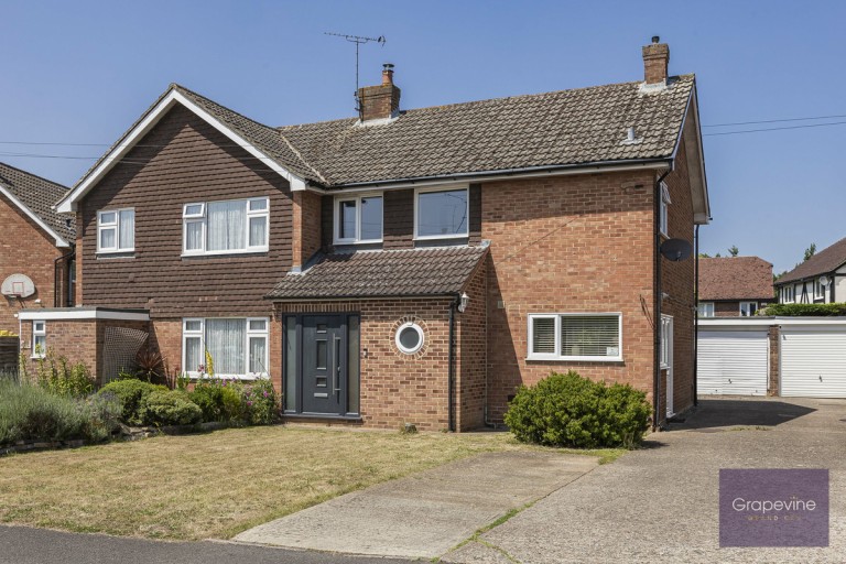 Chaseside Avenue, Twyford, RG10