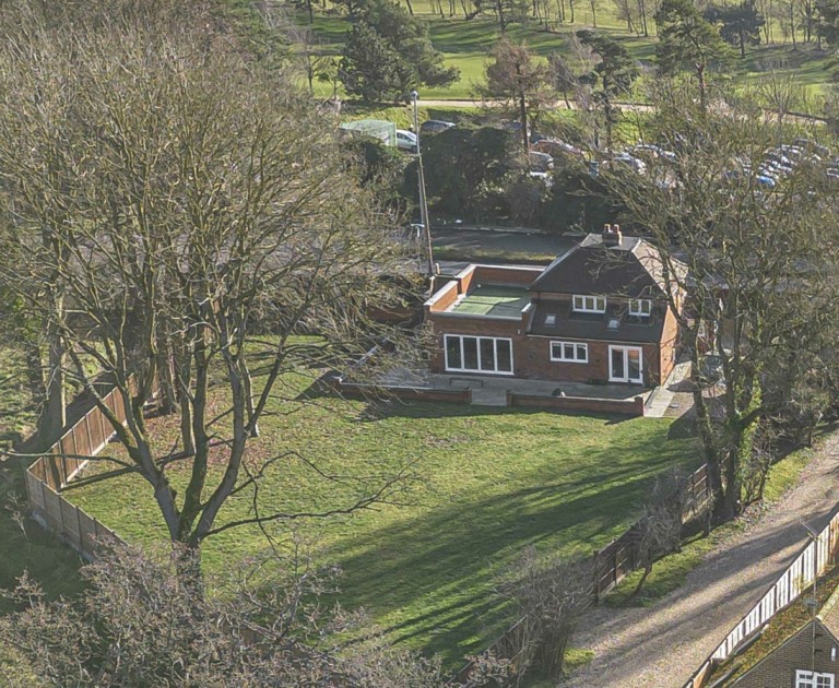 Bath Road, Knowl Hill, RG10